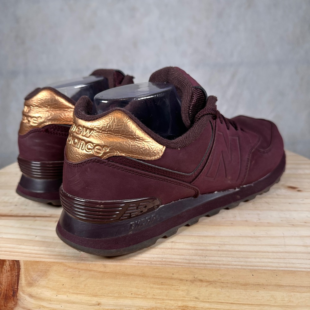 New Balance 574 Sneakers Womens 11 Burgundy Gold Good Condition Nubuck Leather - Picture 6 of 16